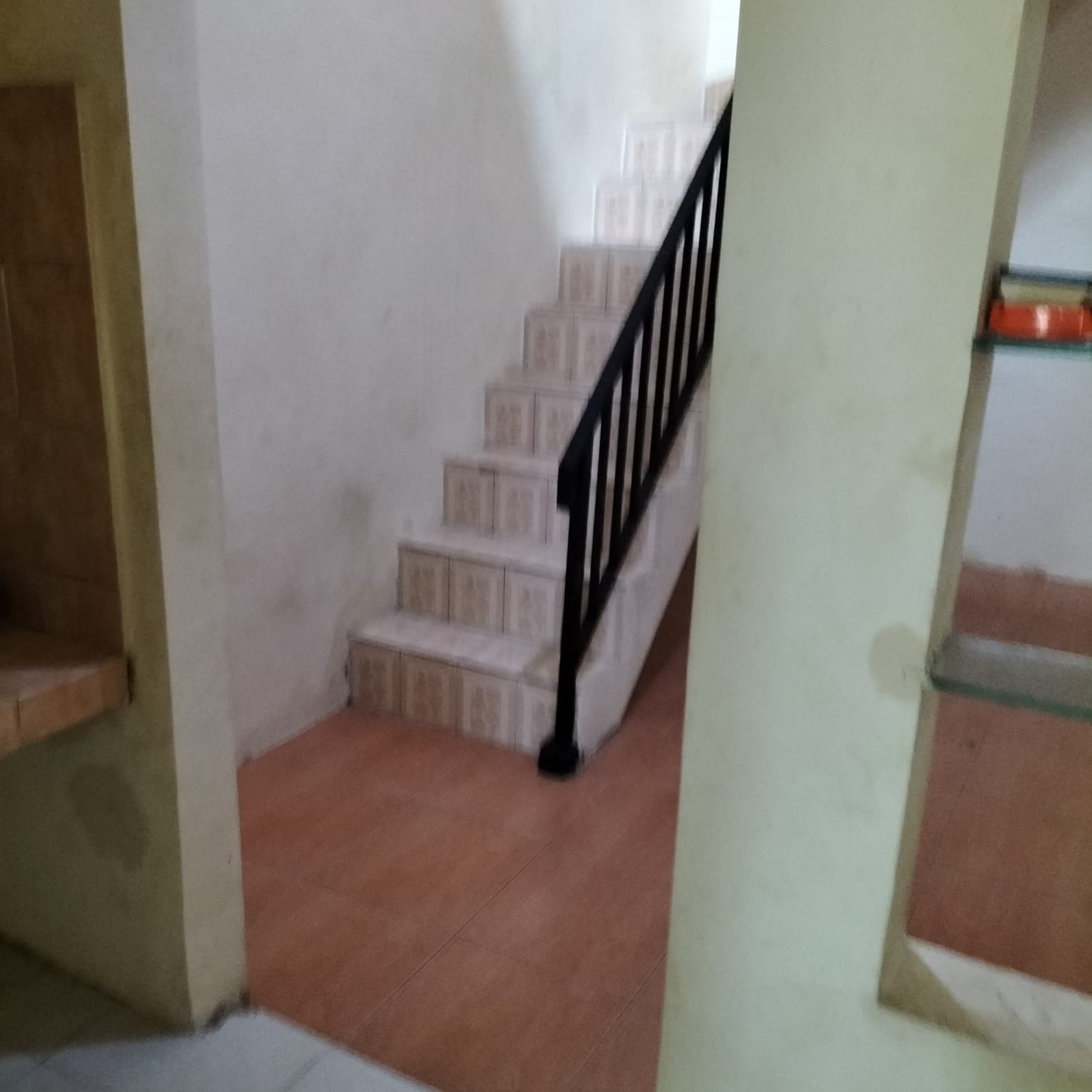 Jual cepat rumah 400 jutaan di surabaya barat graha kencana pakal