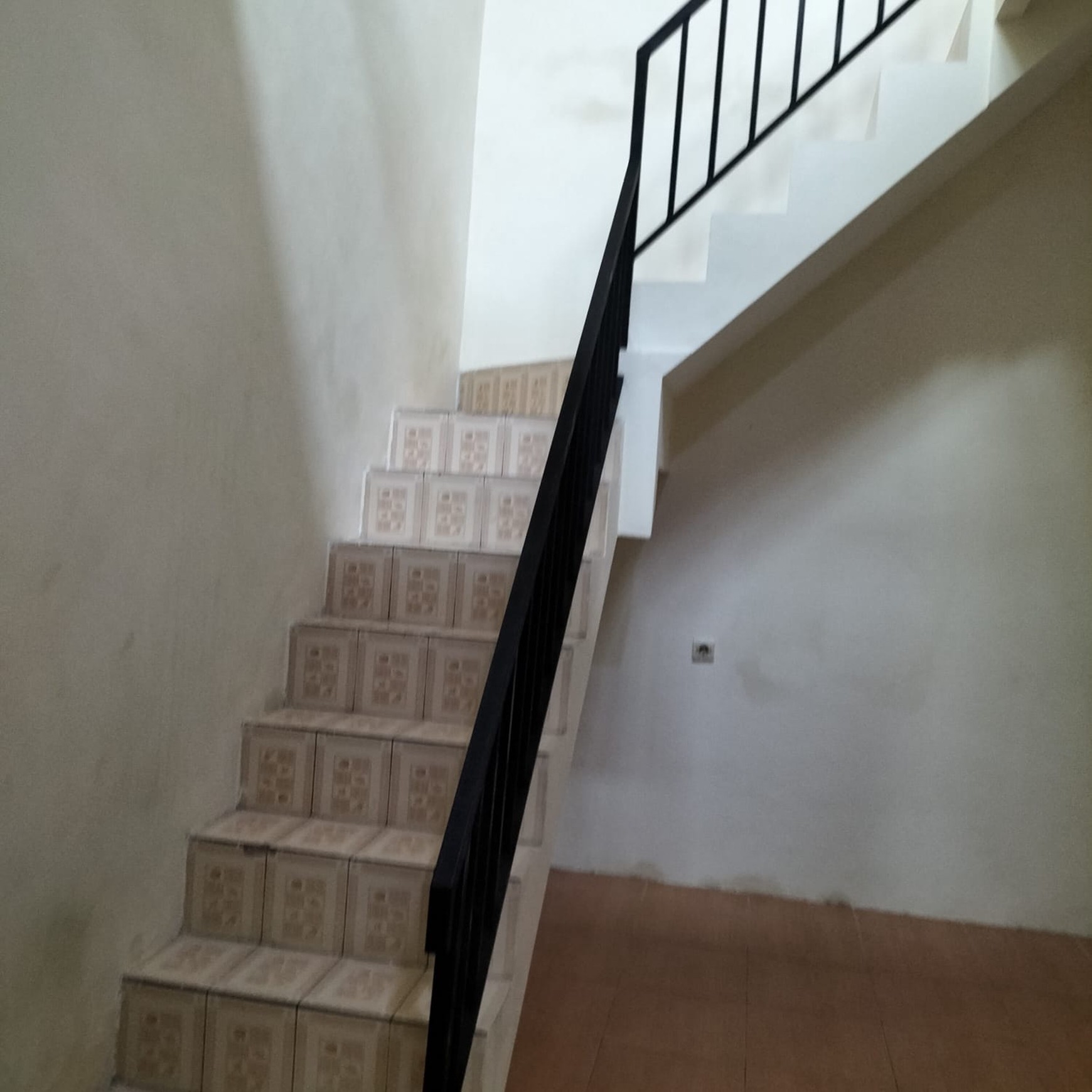 Jual cepat rumah 400 jutaan di surabaya barat graha kencana pakal