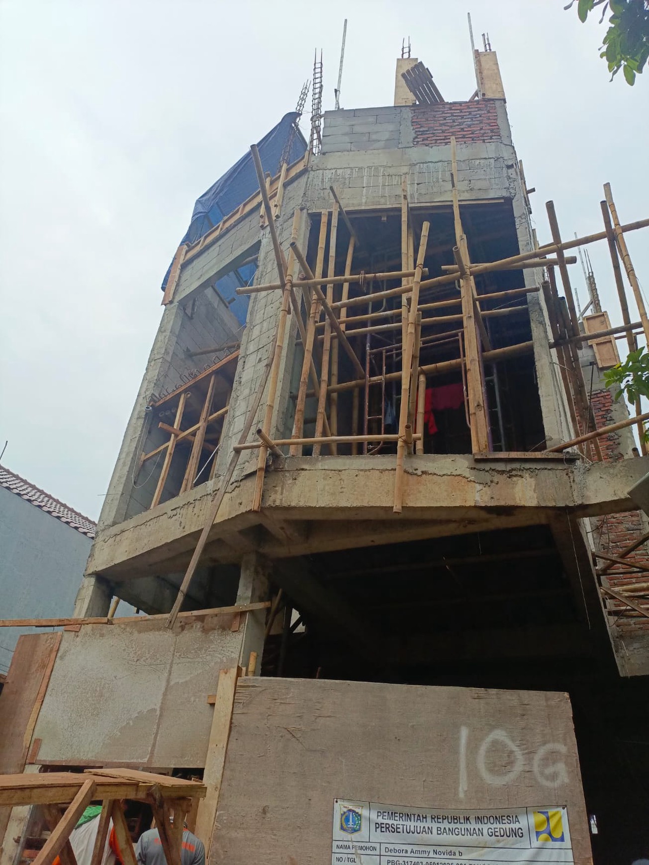 Rumah Mewah Hoek Di Kemang Jakarta Selatan