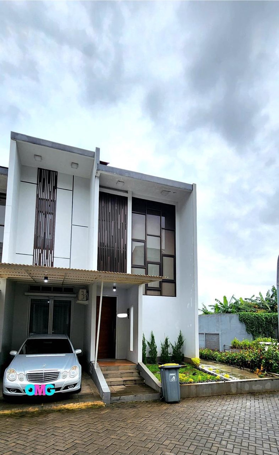 Rumah 2 Lantai Siap Huni dengan Hunian Nyaman dan Asri di Ciputat