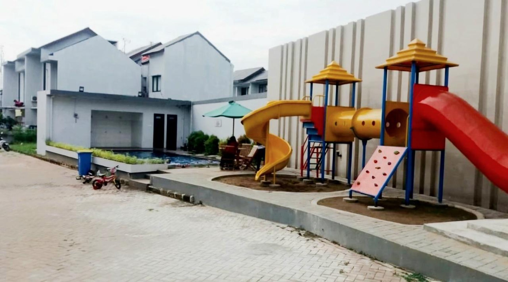 Rumah 2 Lantai Siap Huni dengan Hunian Nyaman dan Asri di Ciputat