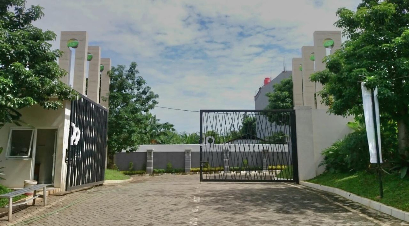 Rumah 2 Lantai Siap Huni dengan Hunian Nyaman dan Asri di Ciputat