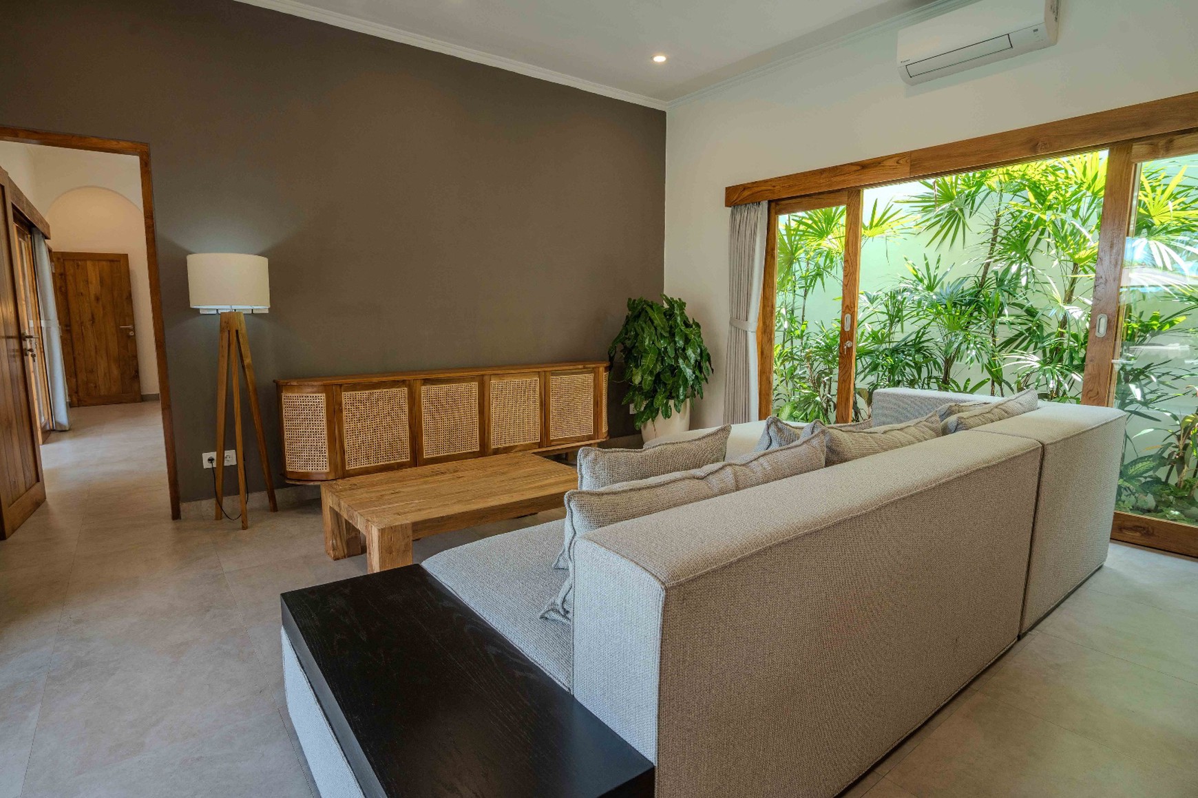 Leasehold Brand New Villa in Seseh Close To Canggu Bali 