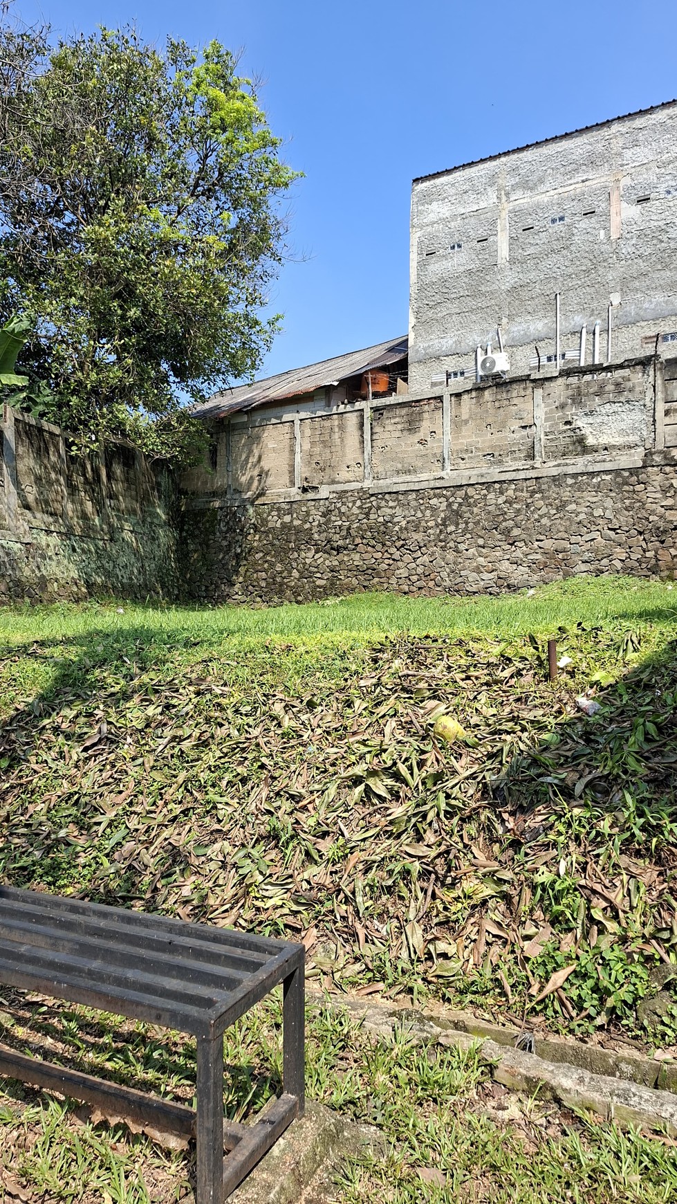 Kavling Siap Bangun dan Depan Taman @Mertilang, Bintaro