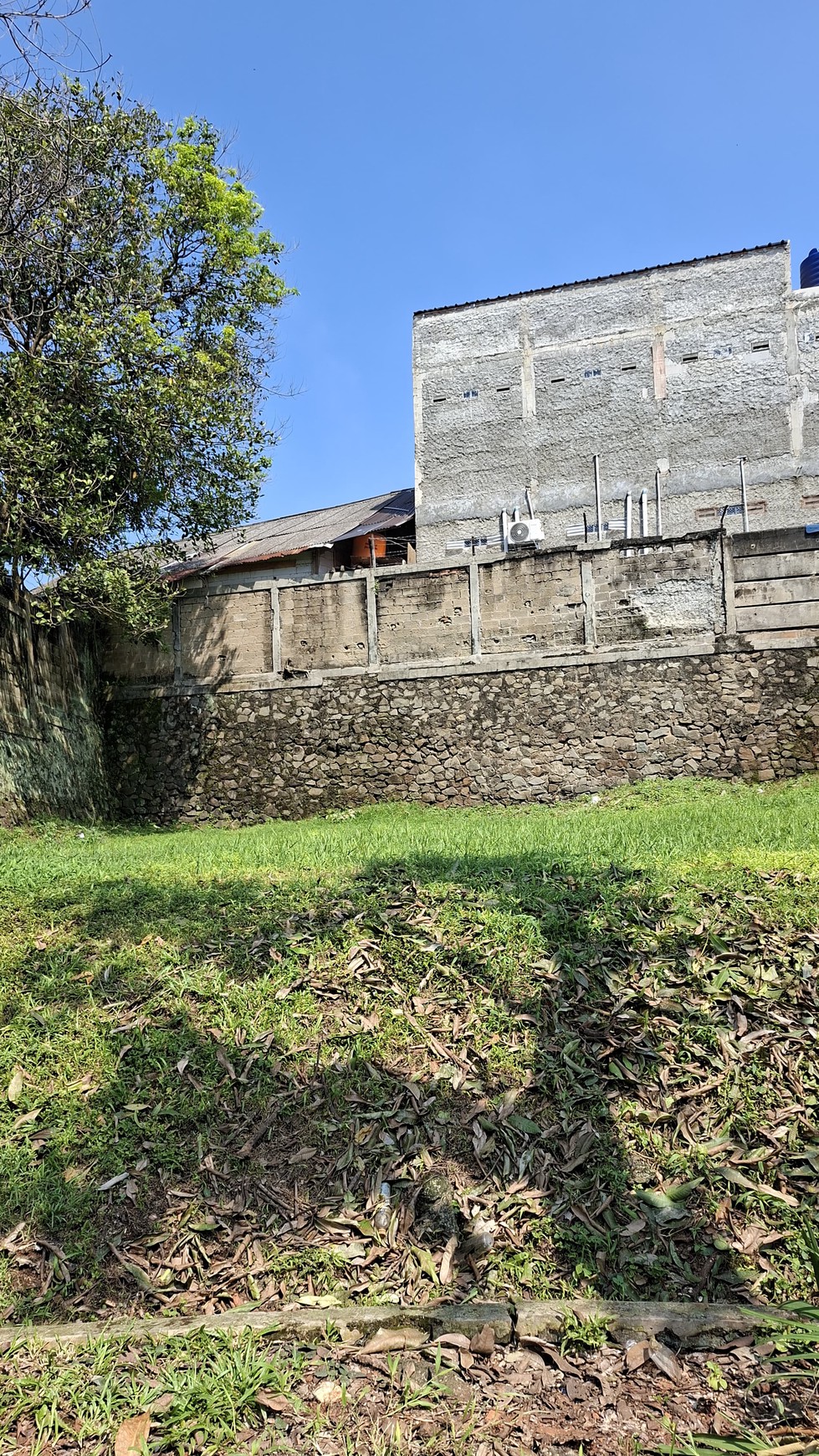 Kavling Siap Bangun dan Depan Taman @Mertilang, Bintaro