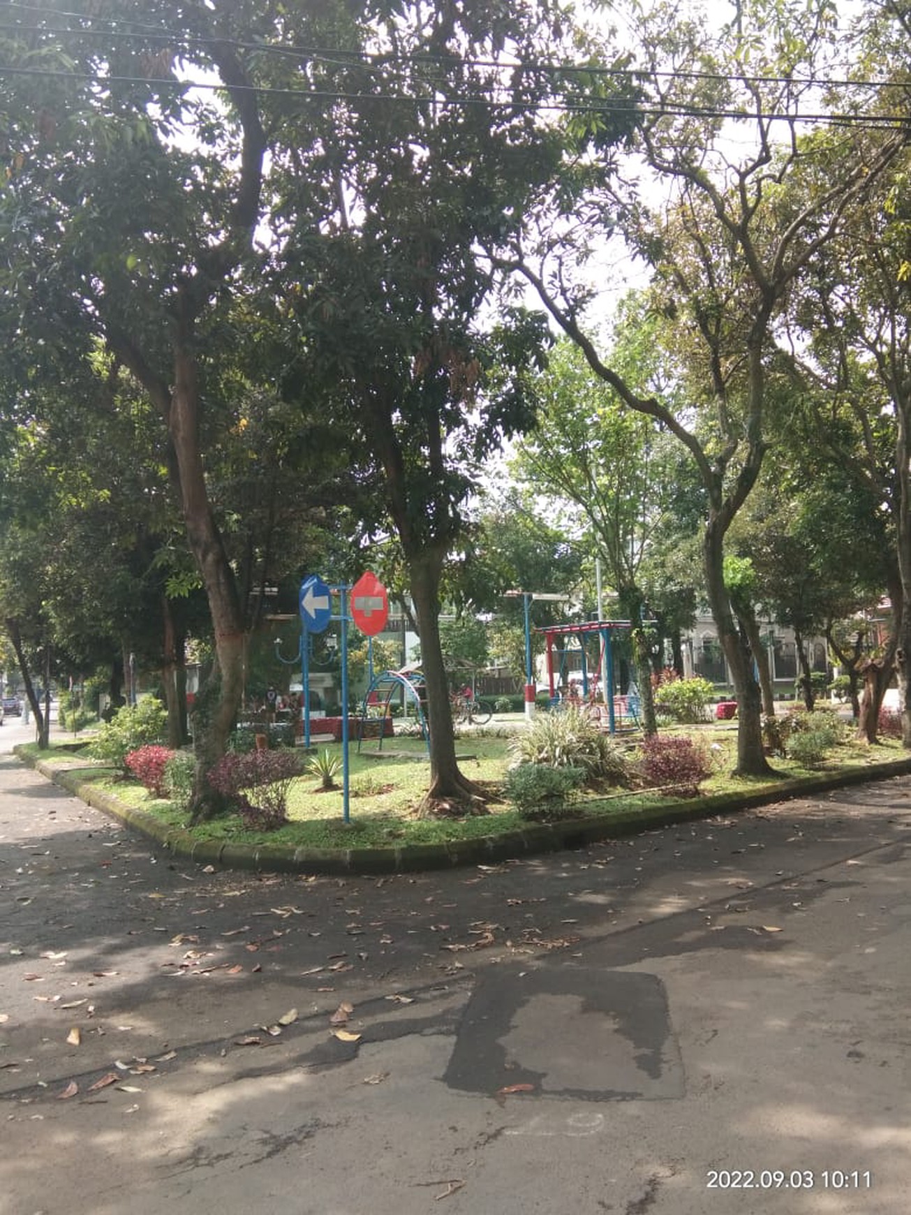 Kavling Siap Bangun dan Depan Taman @Mertilang, Bintaro