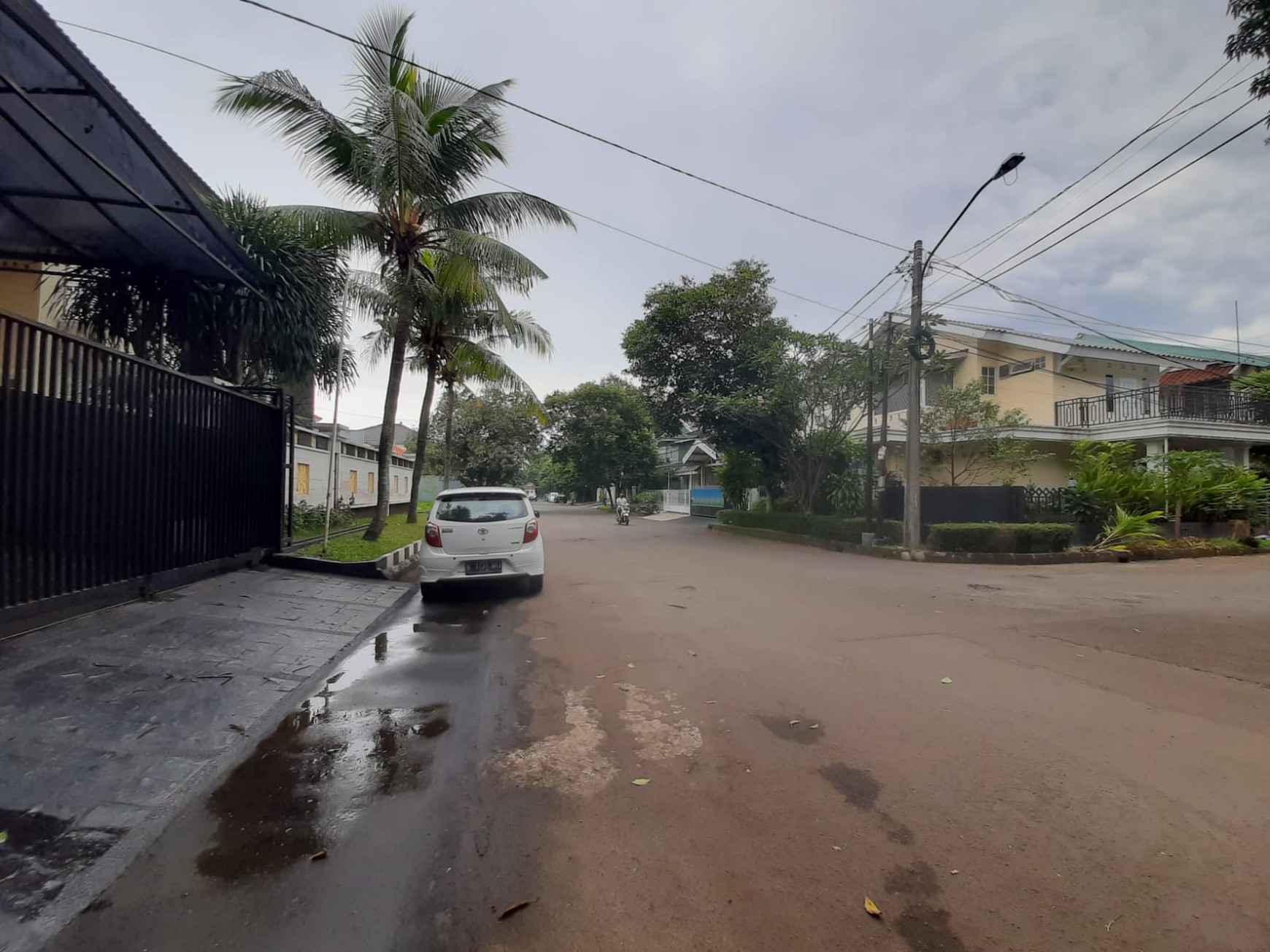 Kavling Siap Bangun dan Depan Taman @Mertilang, Bintaro