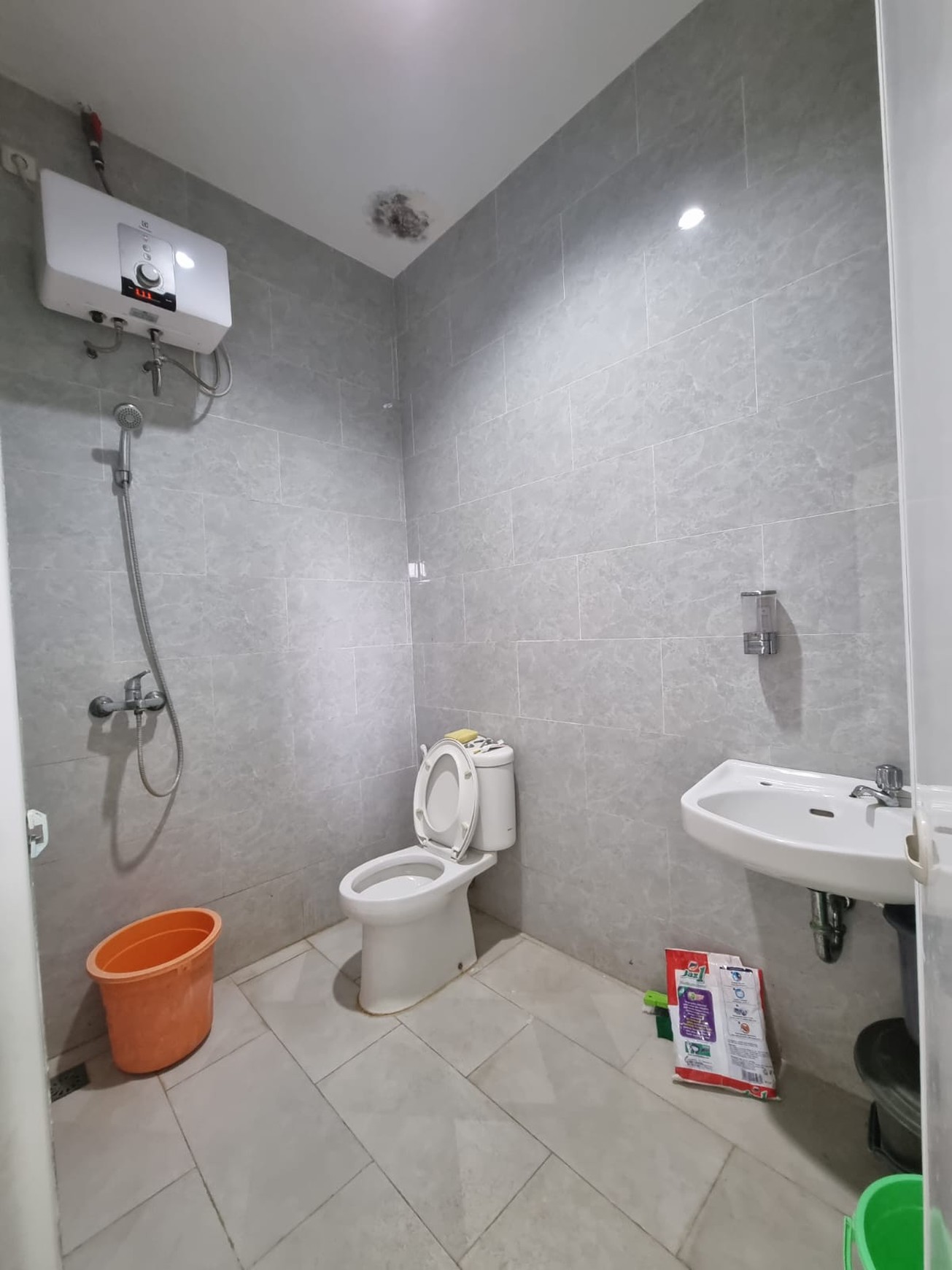Ruko Siap Pakai, Kondisi Rapi dan Bersih @Ruko Grand Centro, Bintaro.