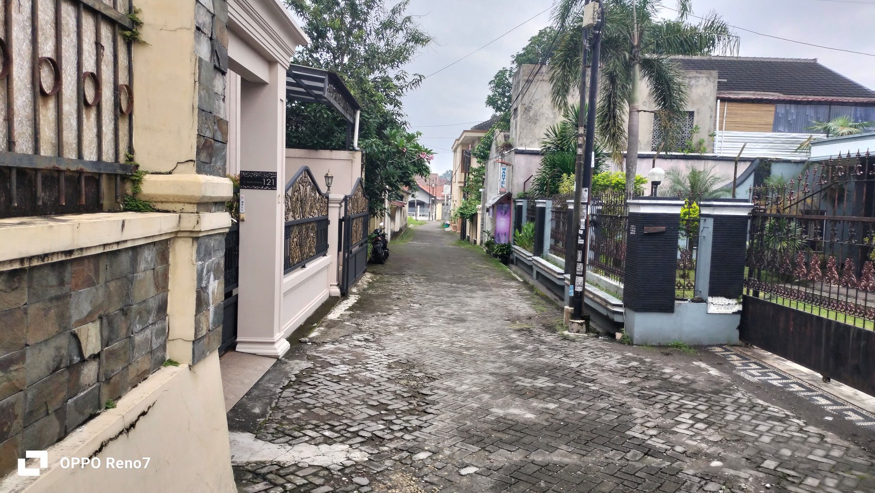 Rumah Mewah Furnish Lokasi Strategis Dekat Kawasan Bisnis Jalan Kaliurang