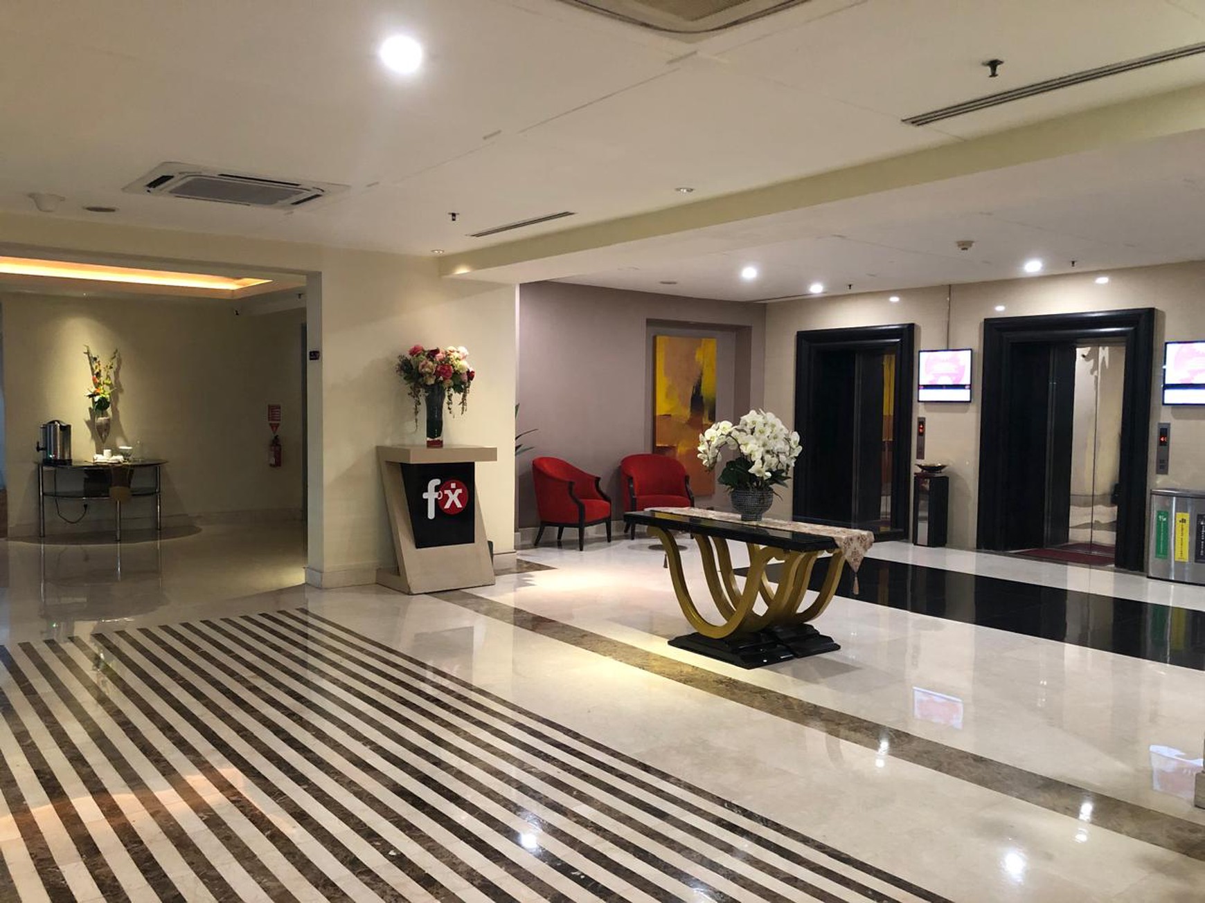 Lokasi Terbaik! Apartemen Strategis di FX Residence, Sudirman!