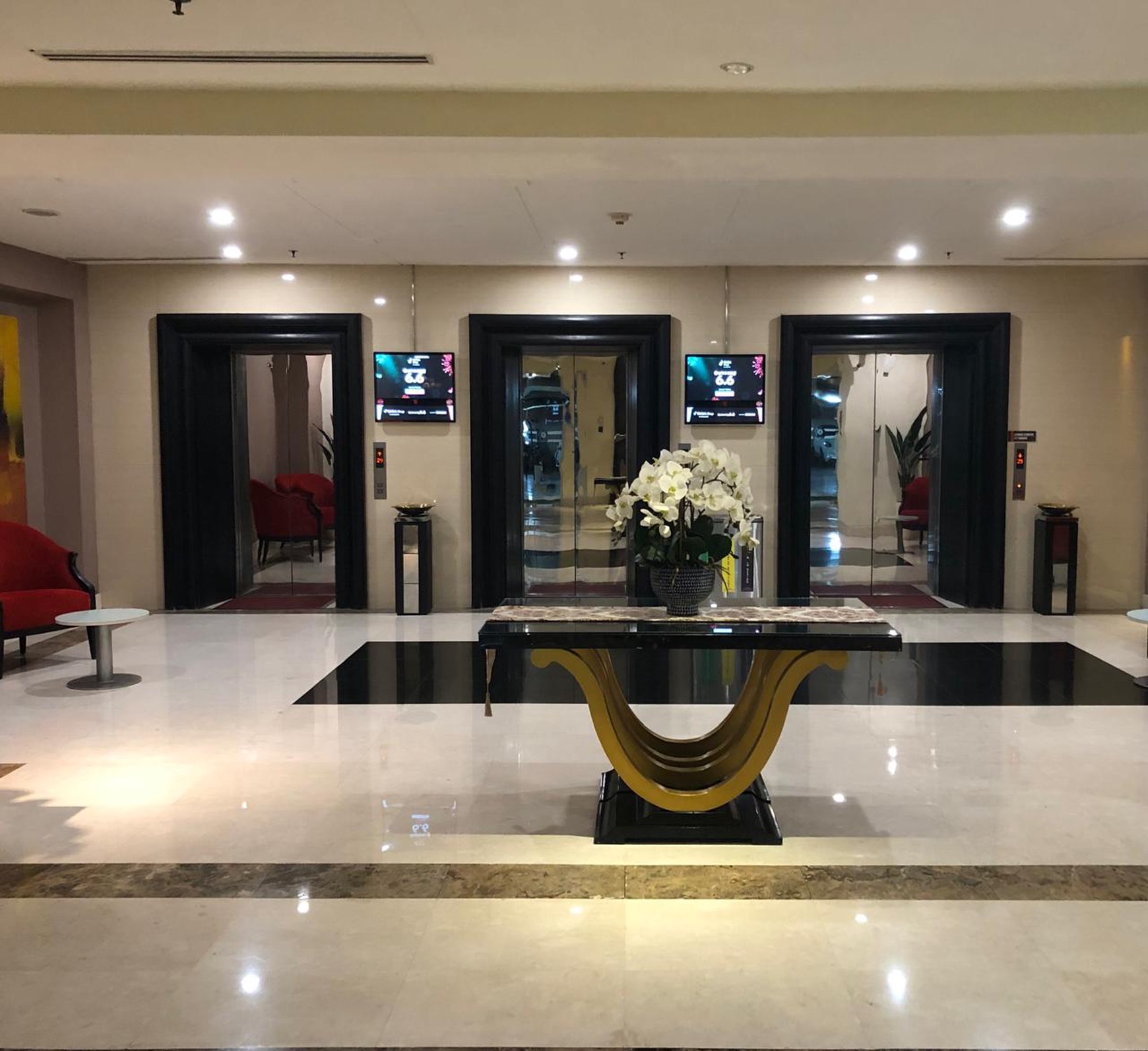 Lokasi Terbaik! Apartemen Strategis di FX Residence, Sudirman!