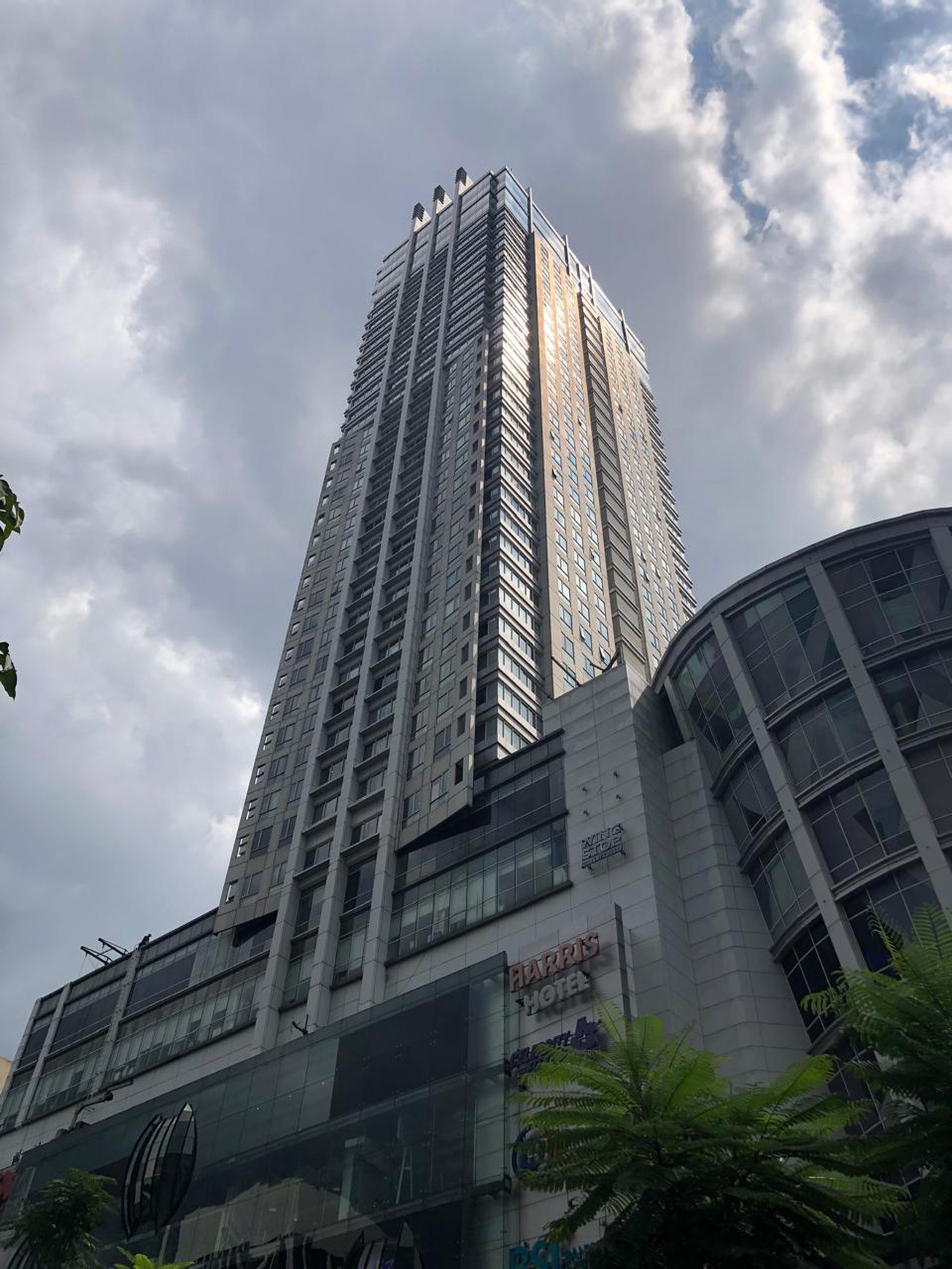 Lokasi Terbaik! Apartemen Strategis di FX Residence, Sudirman!