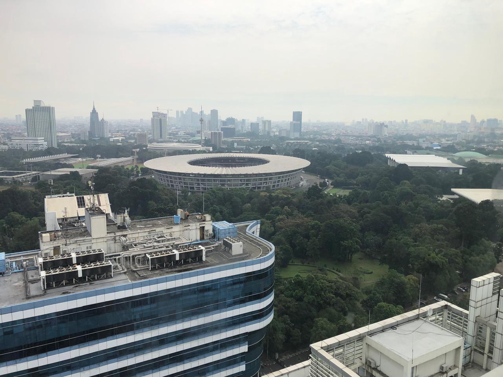 Lokasi Terbaik! Apartemen Strategis di FX Residence, Sudirman!