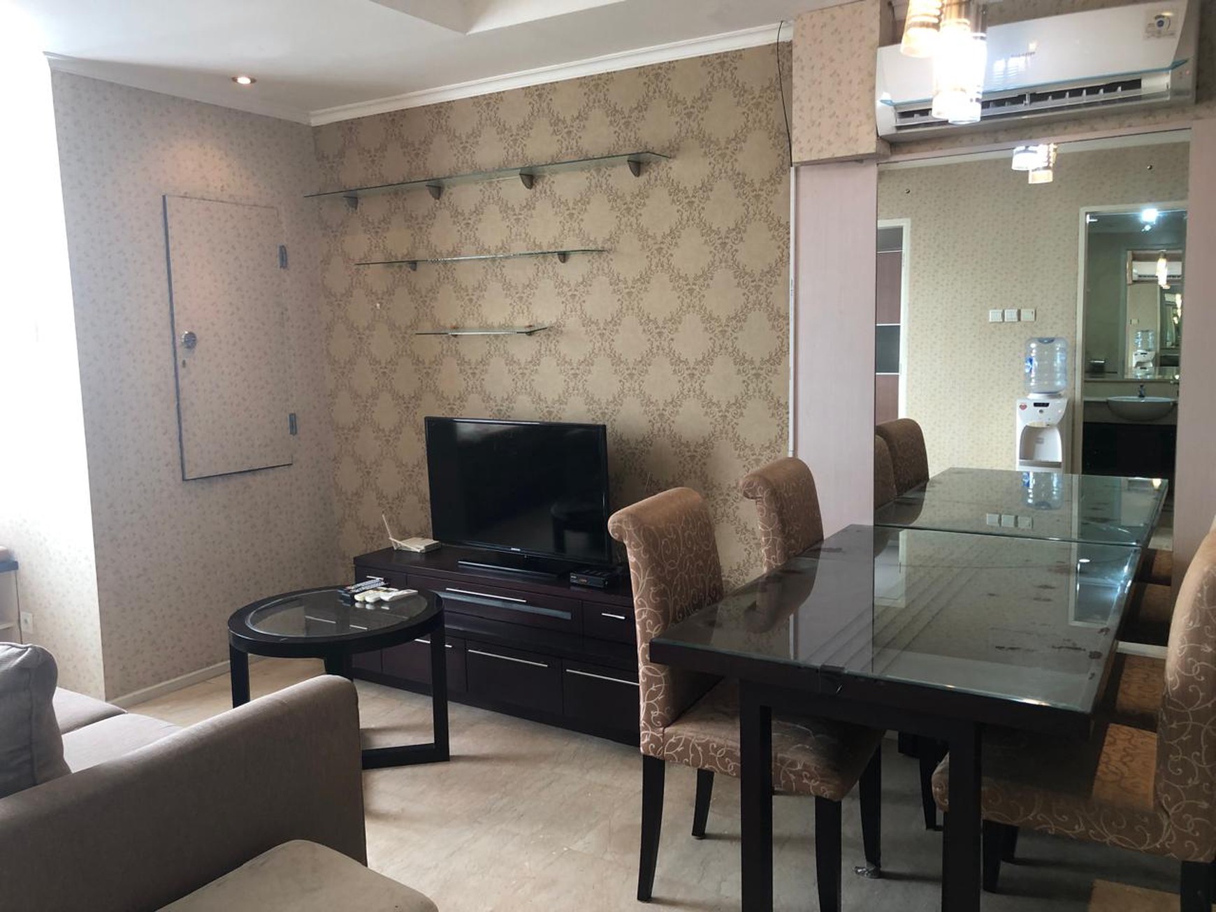 Lokasi Terbaik! Apartemen Strategis di FX Residence, Sudirman!