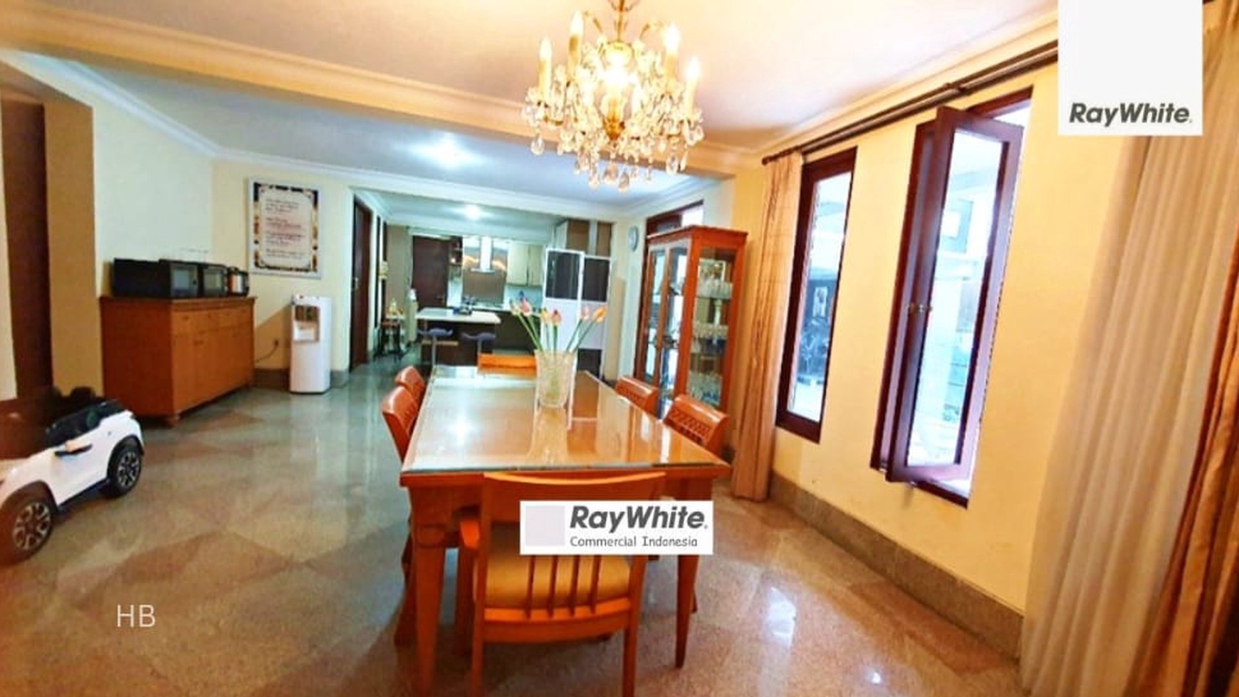Rumah minimalis , siap huni, di kawasan elite Menteng, asri & siap huni di Kusuma Atmaja , Jakarta Pusat.