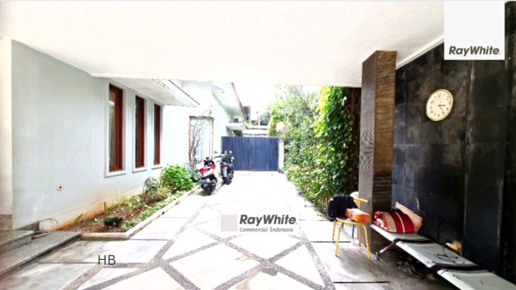 Rumah minimalis , siap huni, di kawasan elite Menteng, asri & siap huni di Kusuma Atmaja , Jakarta Pusat.