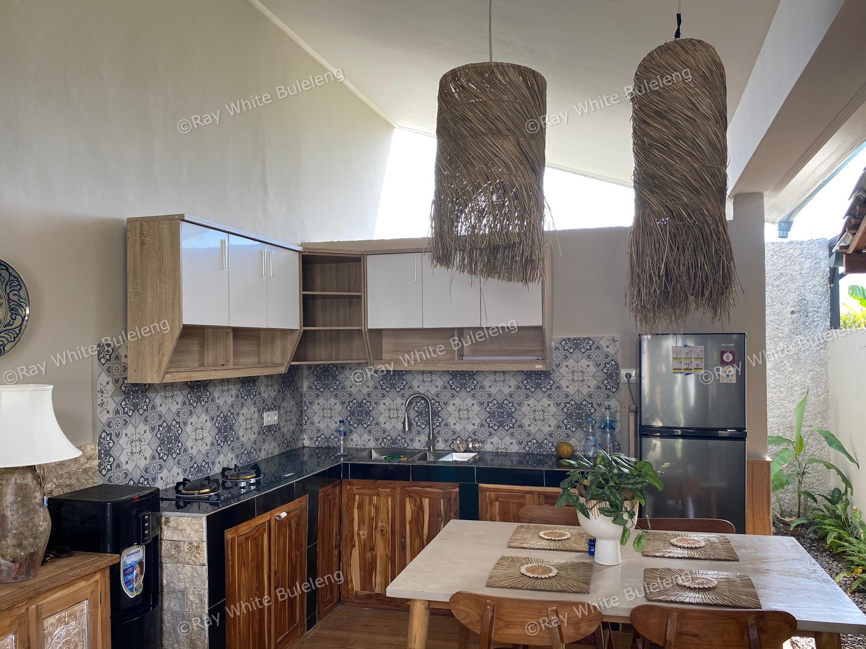 Classic Style Villa for Peaceful and Sophisticated Living