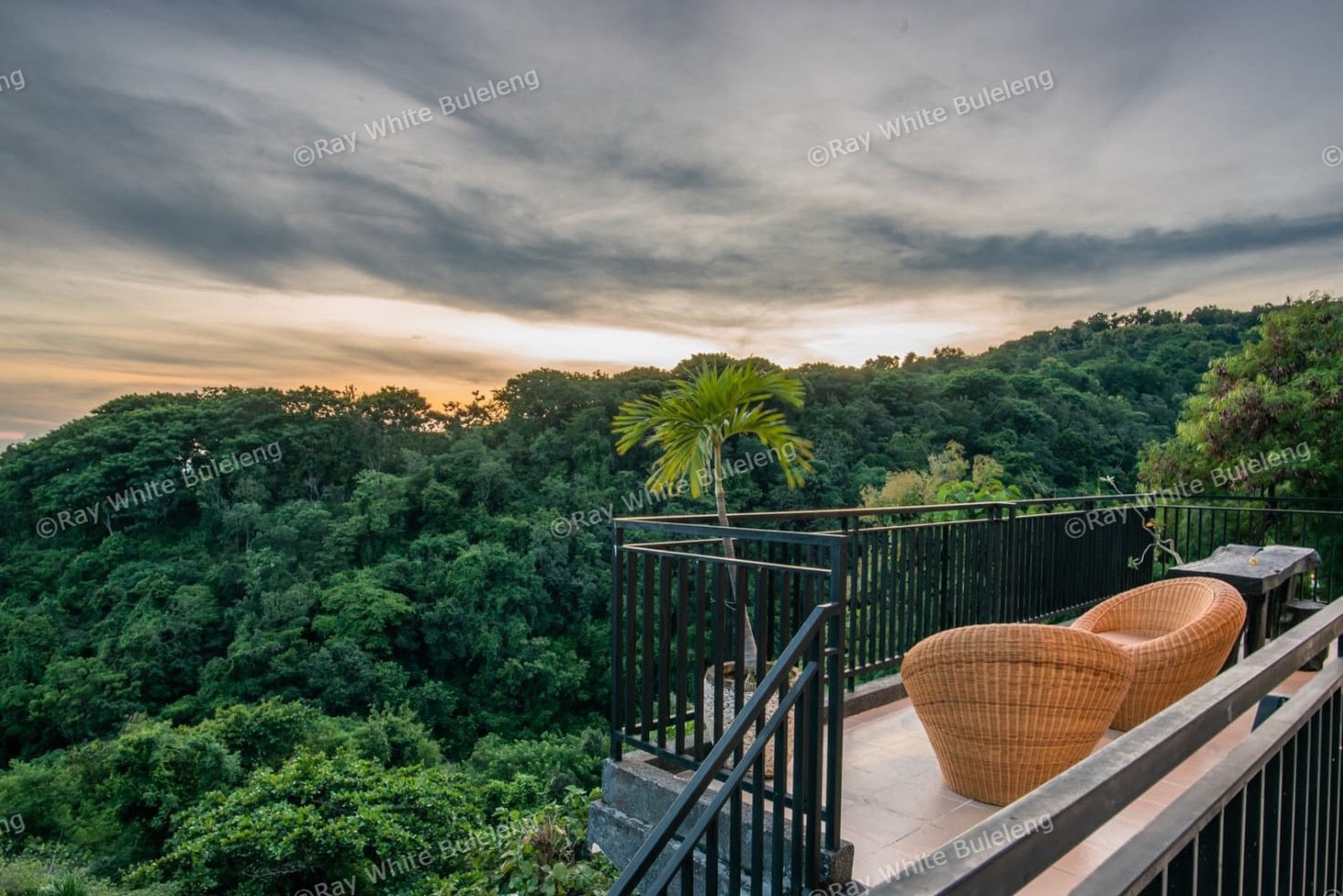 Serene Villa with Ocean & Forest Views - Tranquil Luxury Living