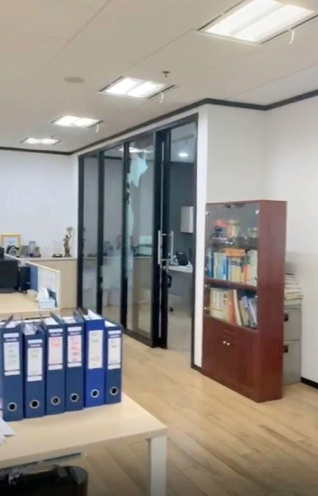 Office JB Tower Lantai 18