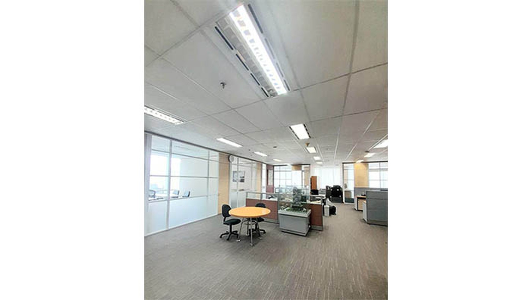 Office Sudirman Plaza Indoffod Tower