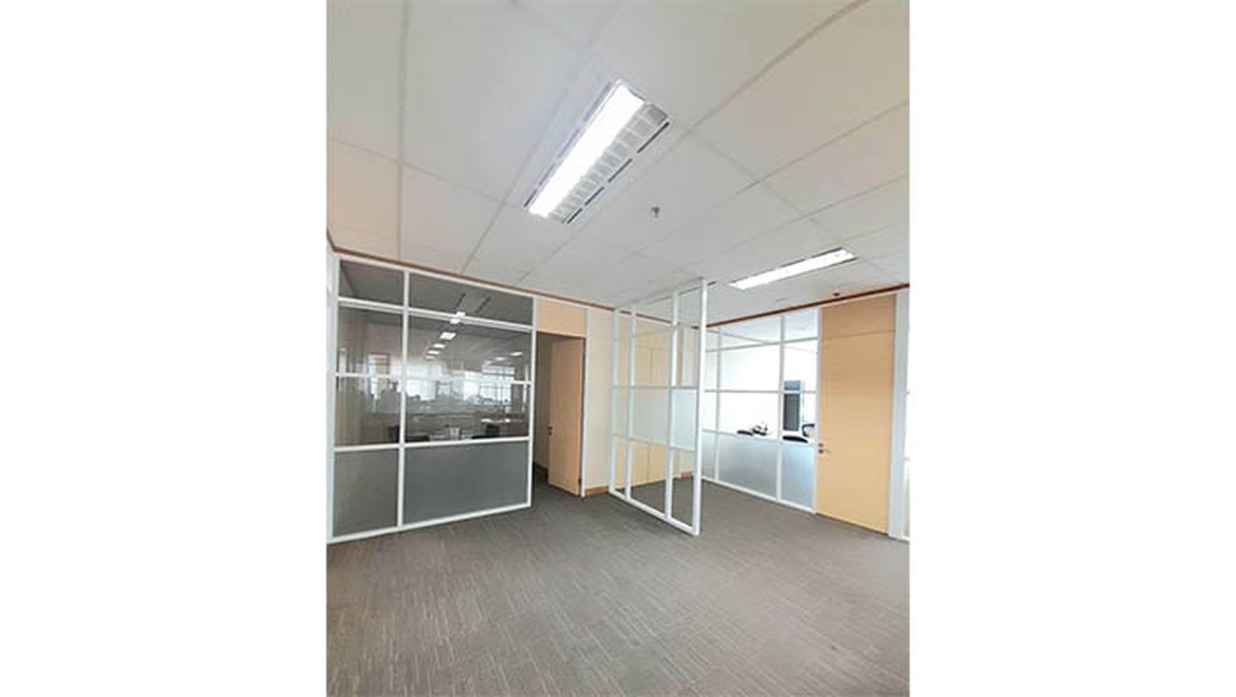 Office Sudirman Plaza Indoffod Tower