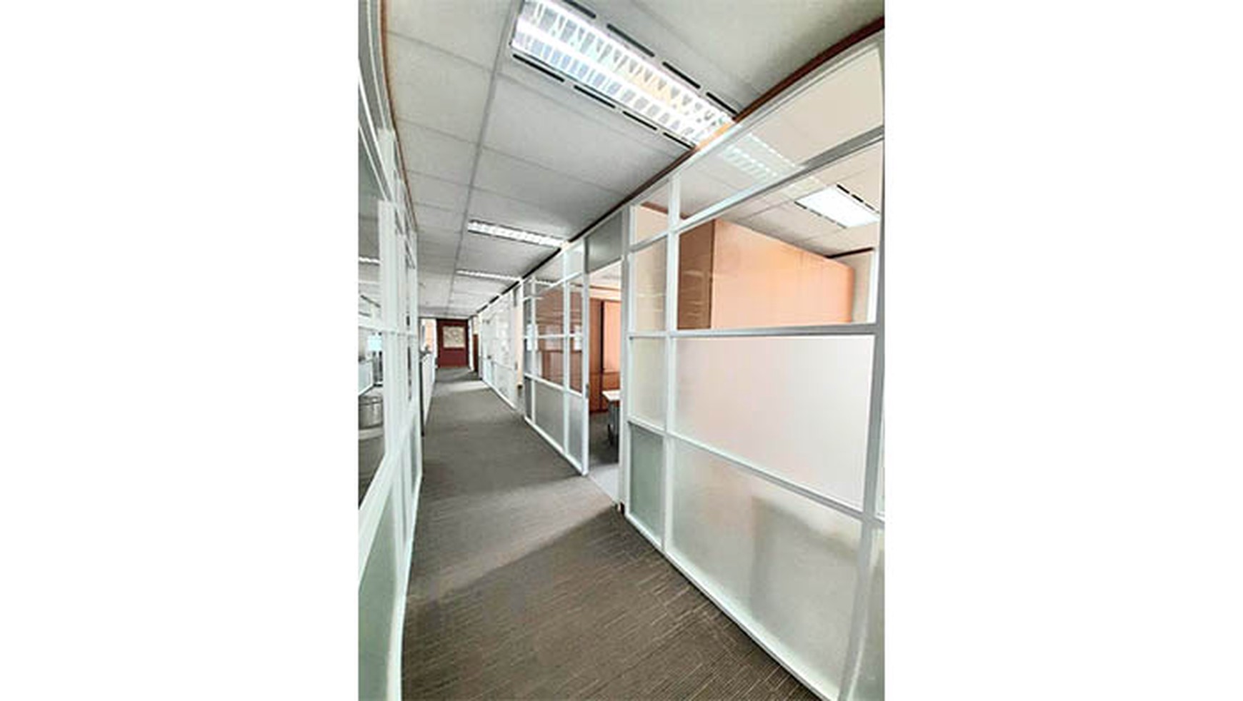 Office Sudirman Plaza Indoffod Tower