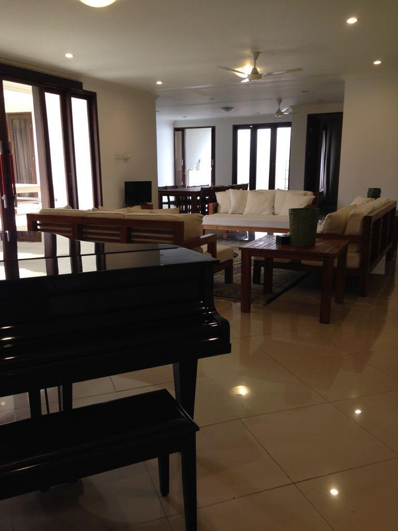 Di Jual Rumah siap huni di Jl.Lingga Raya Lenteng Agung, JagaKarsa. Jakarta Selatan