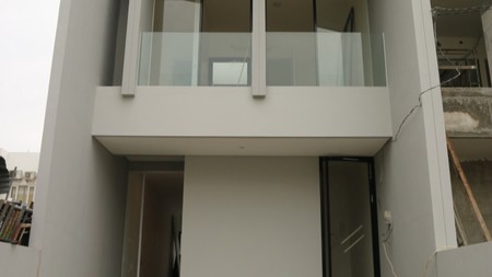Dijual Rumah Graha Green Garden area Dian Istana Wiyung Surabaya Dekat Graha Family, Royal Residence, Citraland