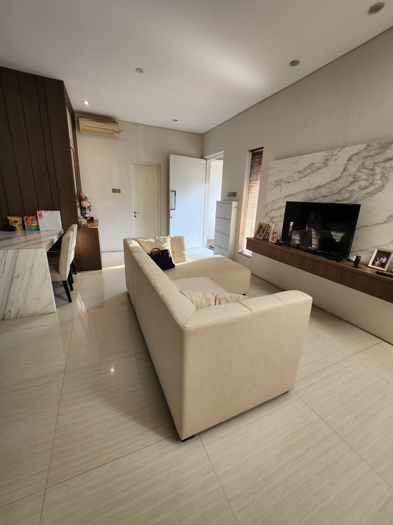 ROYAL RESIDENCE FURNIS ROW LEBAR 3M- AN WIYUNG SURABAYA