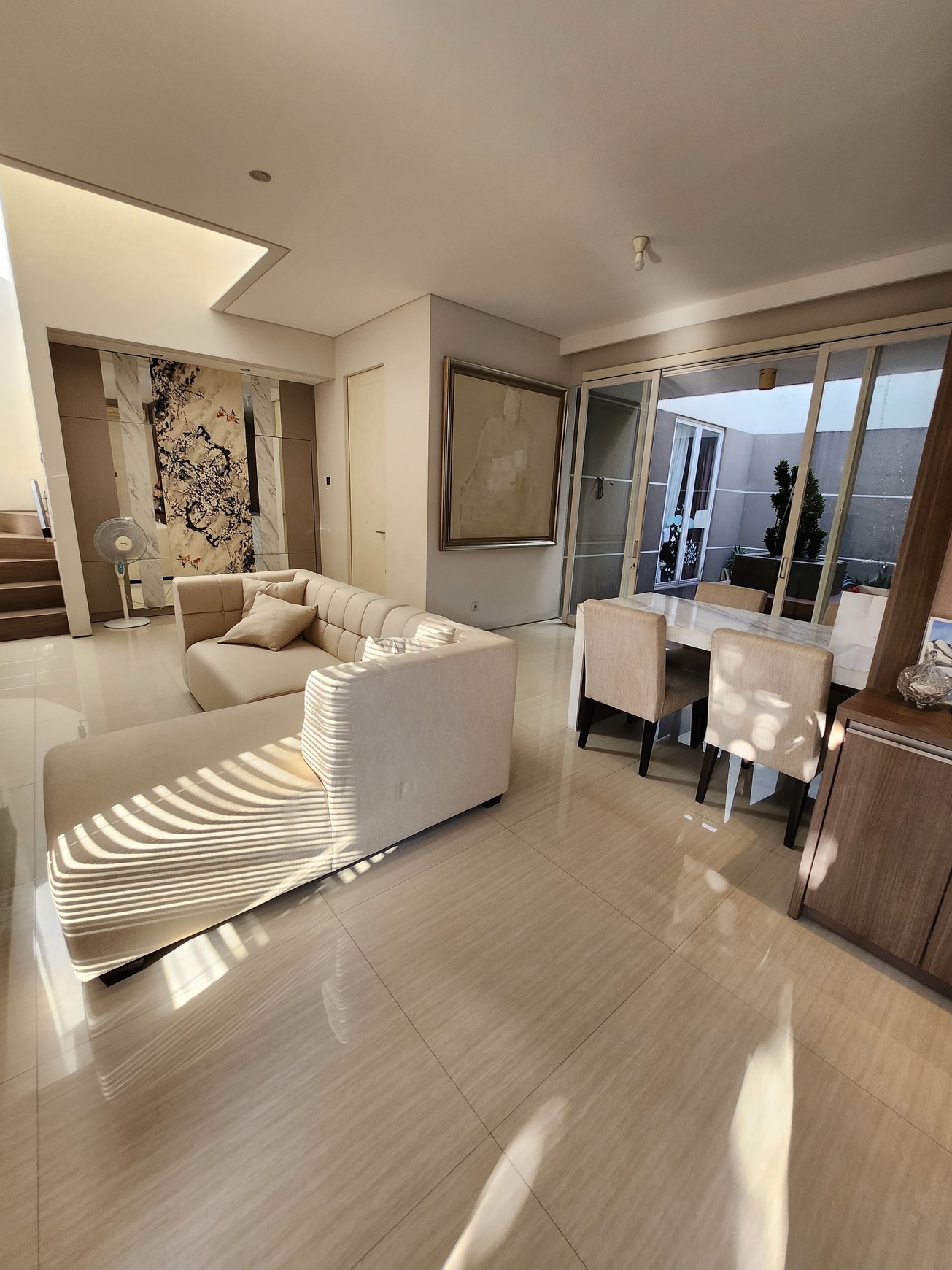 ROYAL RESIDENCE FURNIS ROW LEBAR 3M- AN WIYUNG SURABAYA
