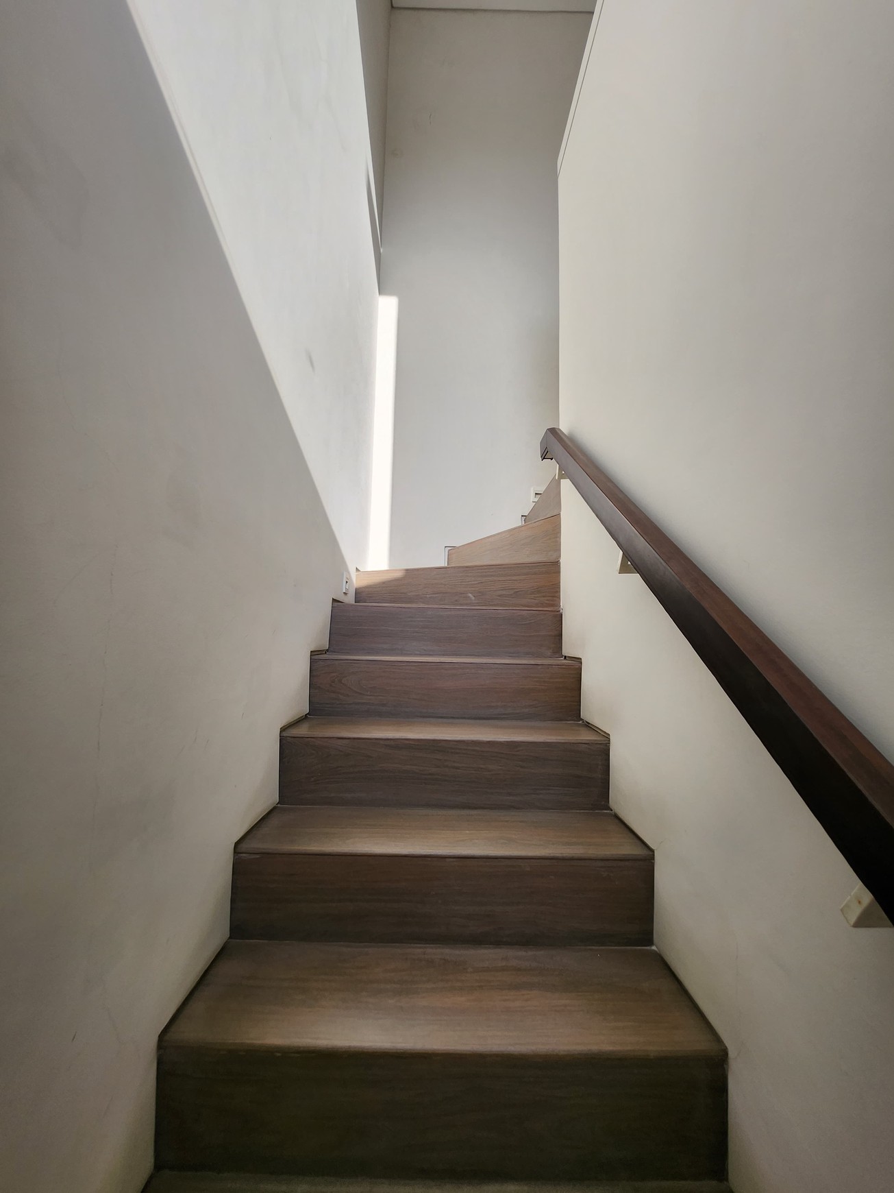 ROYAL RESIDENCE FURNIS ROW LEBAR 3M- AN WIYUNG SURABAYA