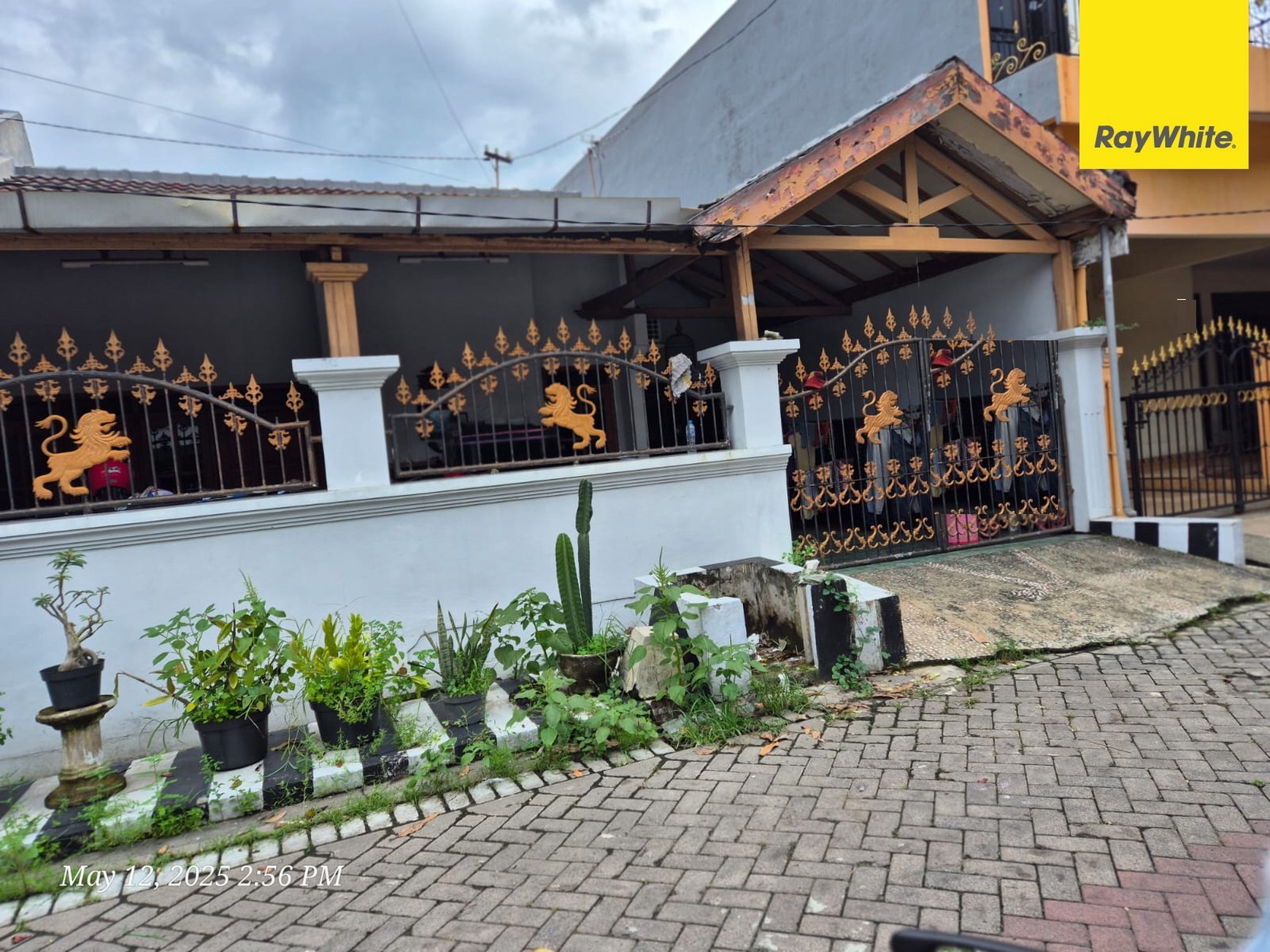 Dijual Rumah SHM di Jalan Blimbing Waru Sidoarjo