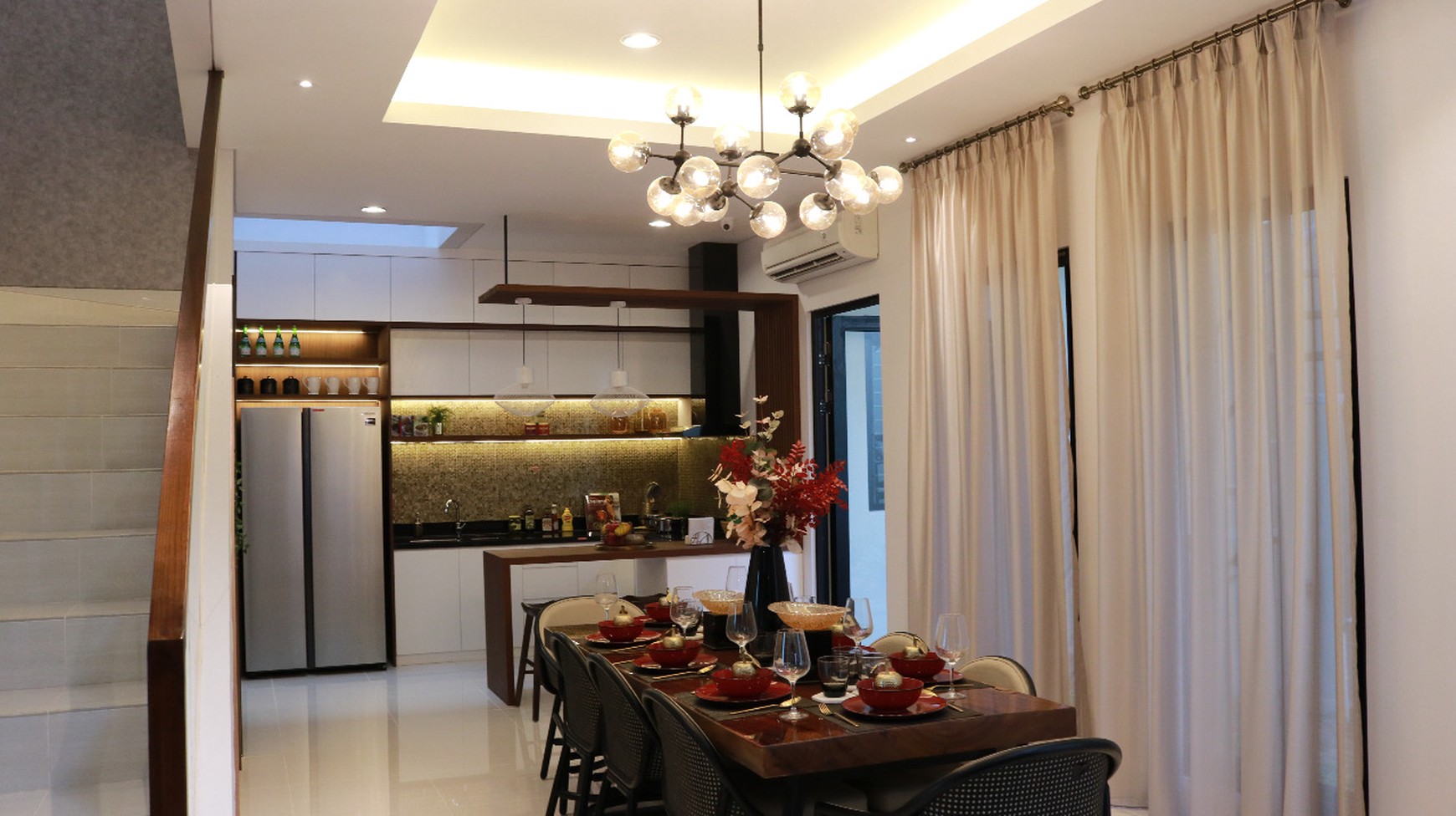 Dijual Rumah Bagus 2 Lantai di Summarecon Cluster Emily