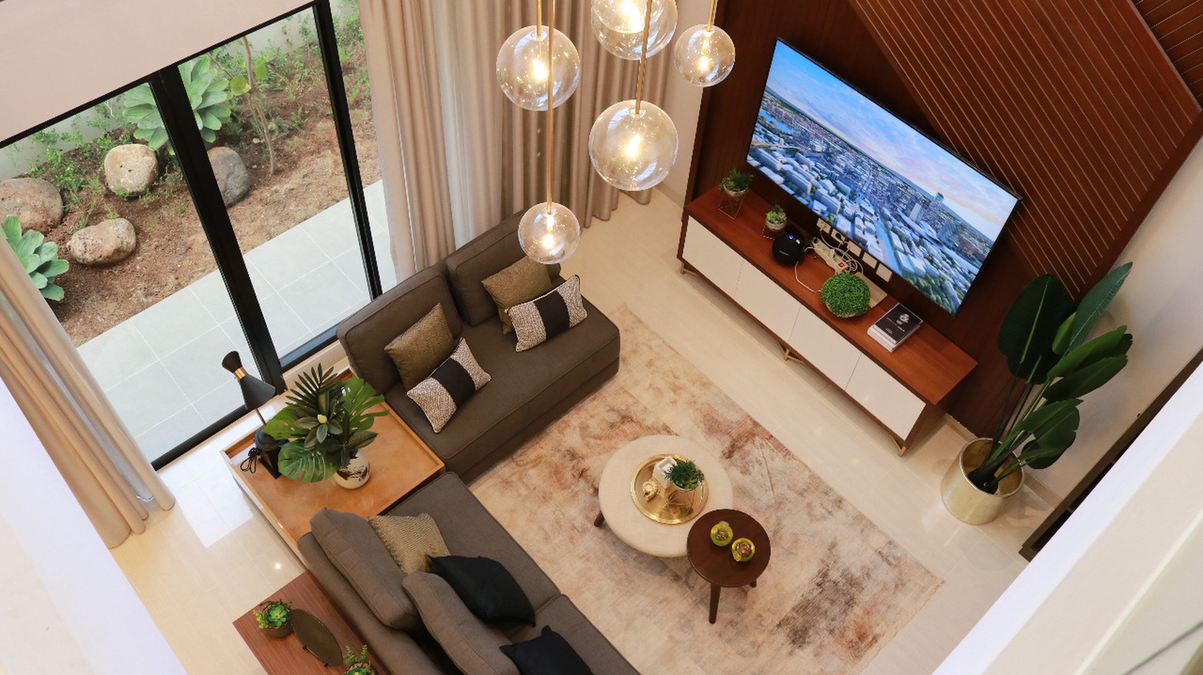 Dijual Rumah Bagus 2 Lantai di Summarecon Cluster Emily