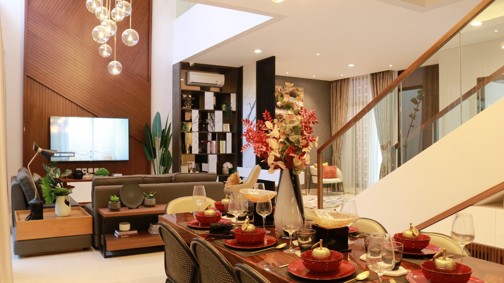 Dijual Rumah Bagus 2 Lantai di Summarecon Cluster Emily