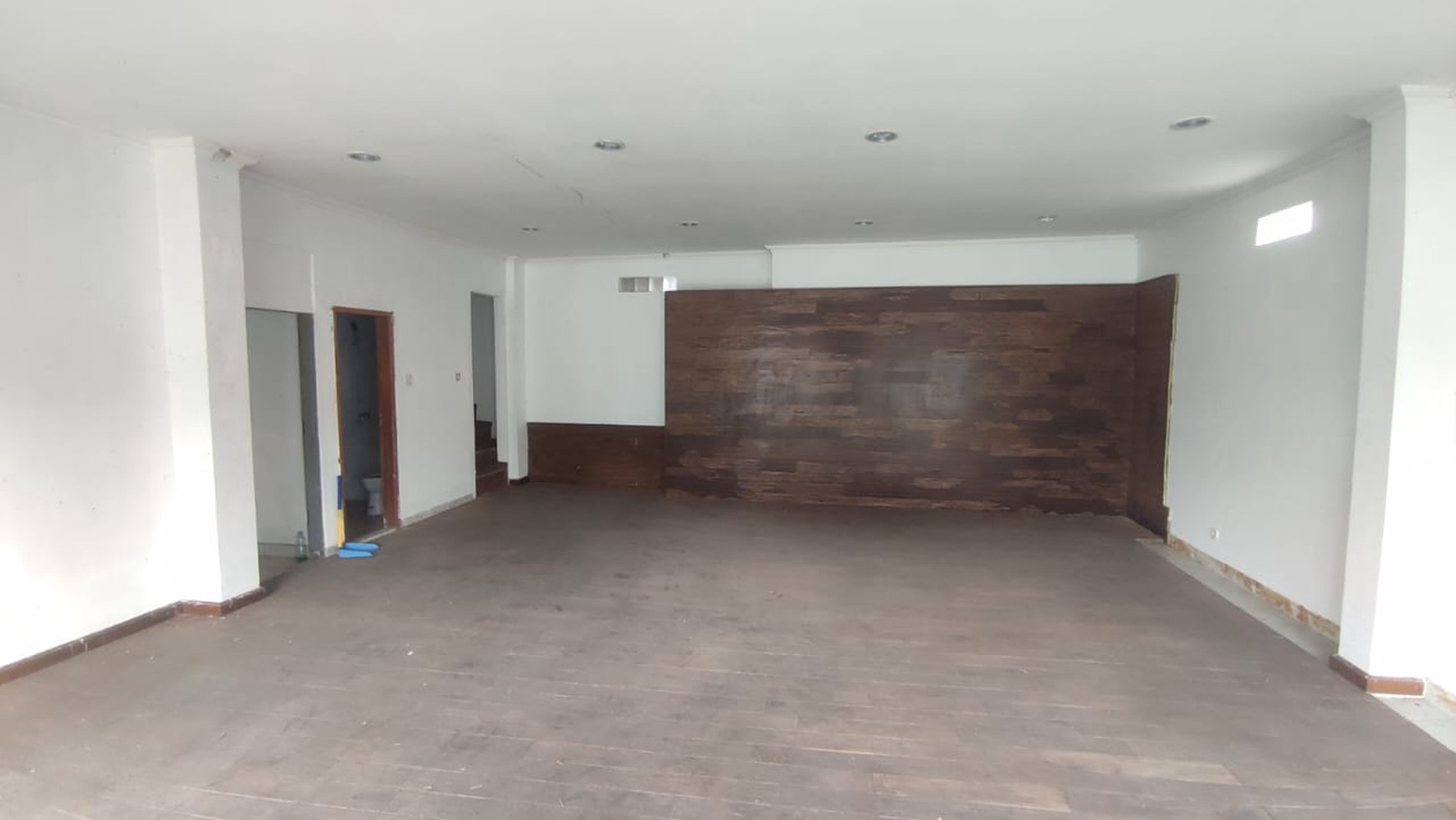 Ruang Usaha Lokasi Ringroad Utara Maguwoharjo Depok Sleman