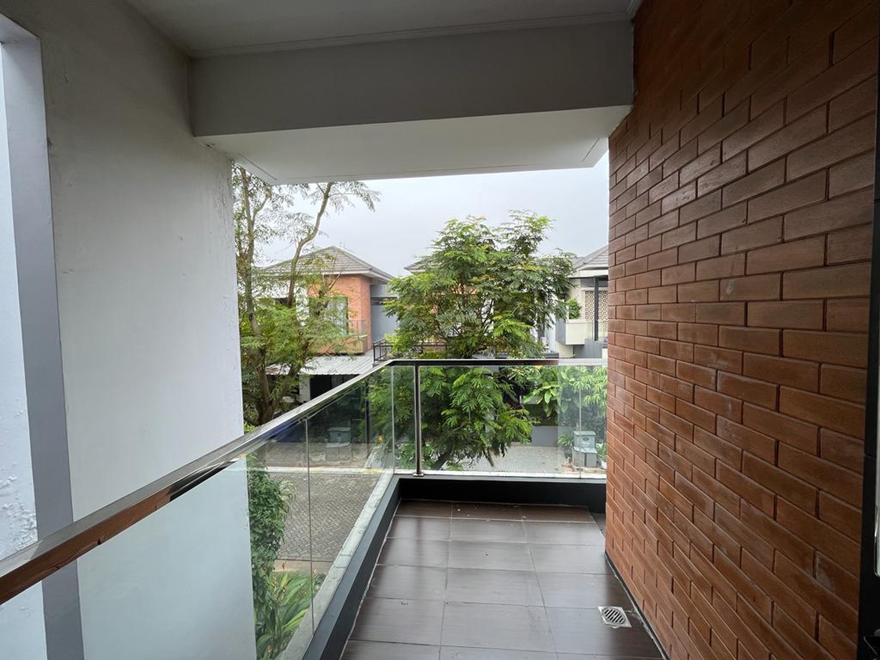 Rumah luas besar, siap huni dan terawat di Discovery Serenity Bintaro