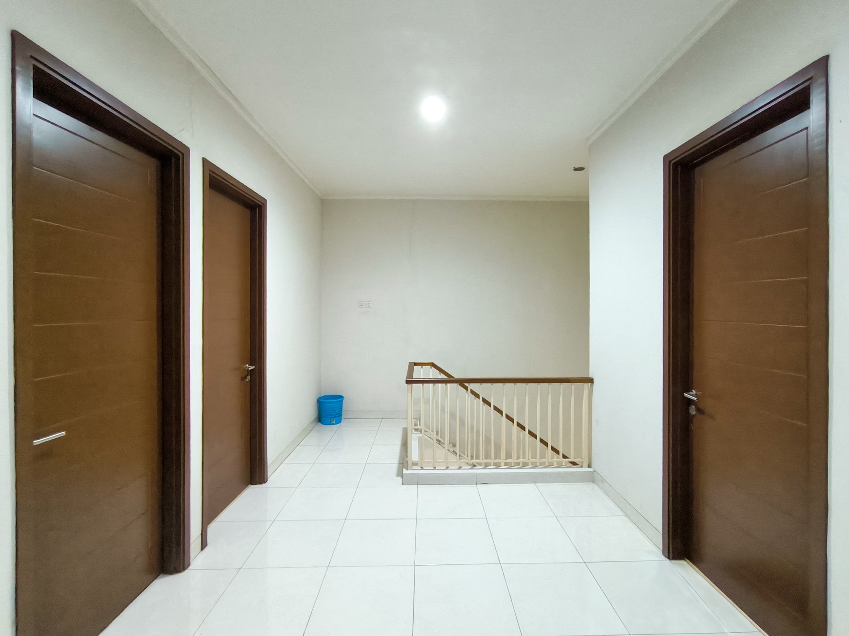 Rumah sudah renov dengan balkon di Discovery Bintaro Jaya