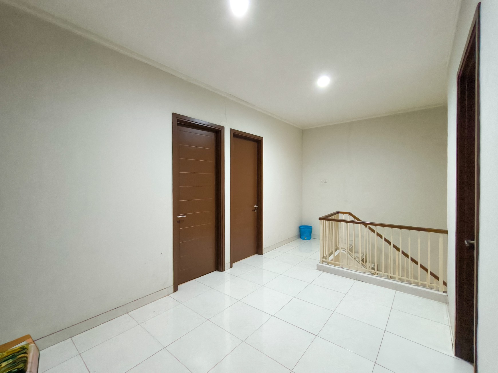 Rumah sudah renov dengan balkon di Discovery Bintaro Jaya