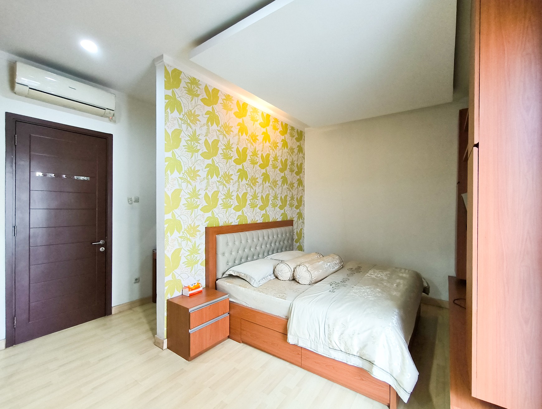 Rumah sudah renov dengan balkon di Discovery Bintaro Jaya