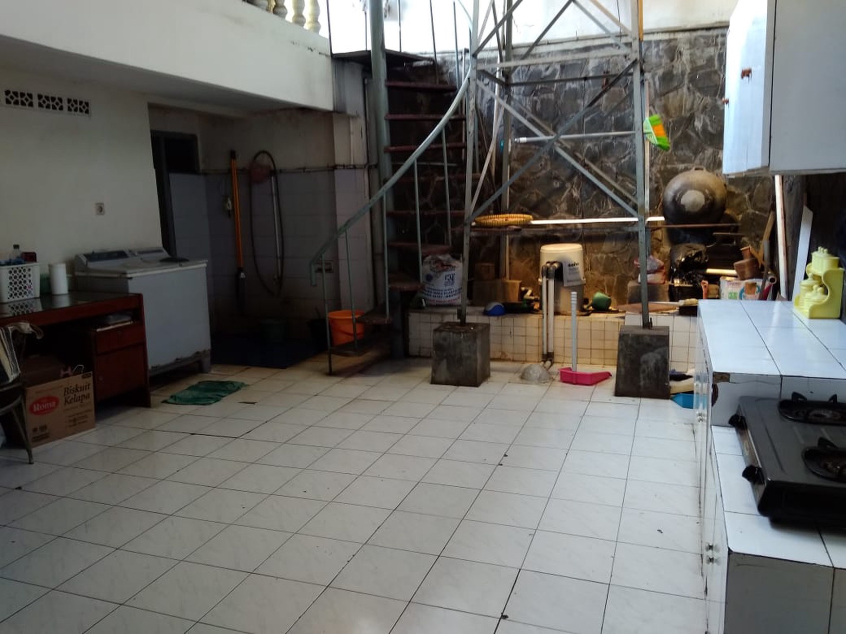 Di Jual Rumah Siap Huni lokasi di Jl Karyawan Pondok Pinang Jakarta Selatan