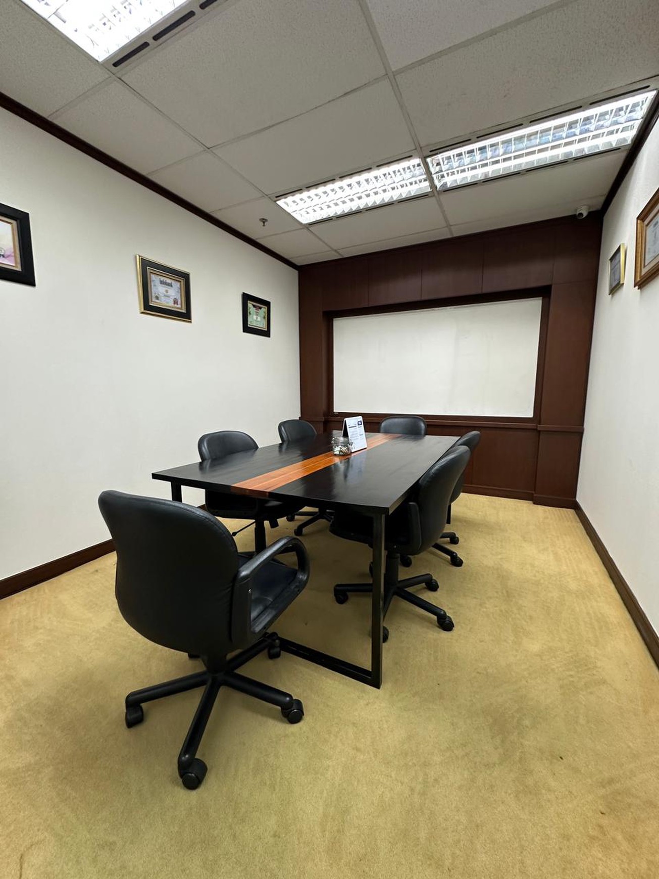 Dijual Ruang Kantor di Menara Batavia Lantai 21