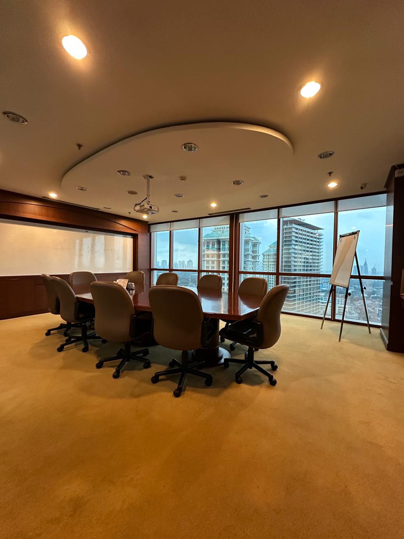 Dijual Ruang Kantor di Menara Batavia Lantai 21