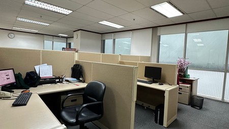  Ruang Kantor Di Menara Batavia Sudirman
