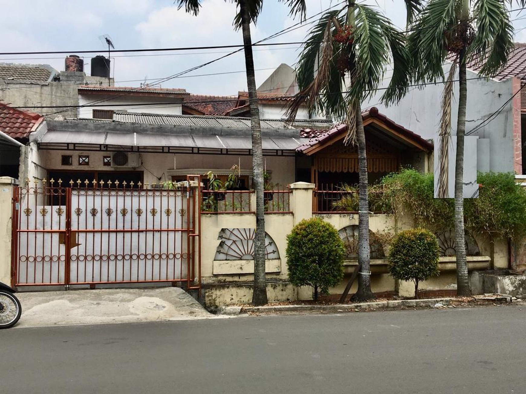 Rumah Asri, dan Nyaman di Larangan