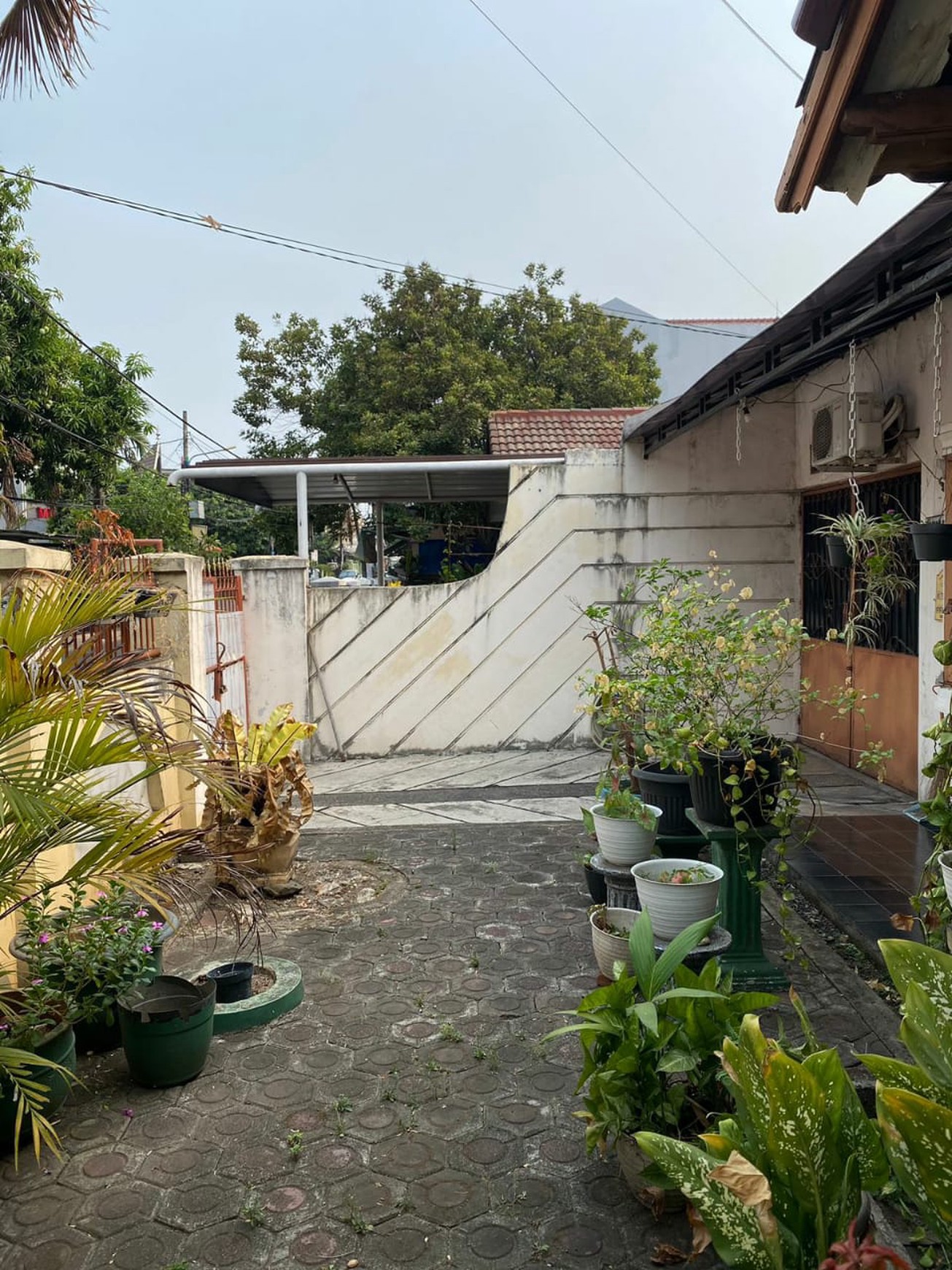 Rumah Asri, dan Nyaman di Larangan