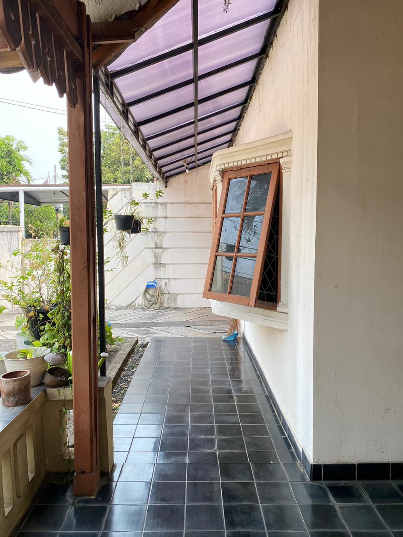 Rumah Asri, dan Nyaman di Larangan