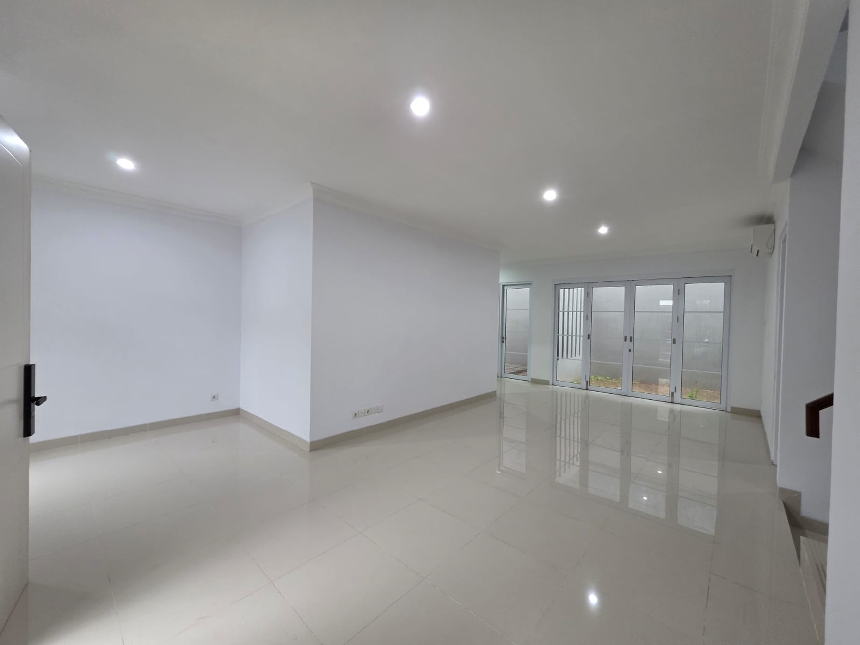 Rumah Baru Siap Huni Asri di Cluster Alicante, Jl Alicante, Serpong Tangerang Selatan