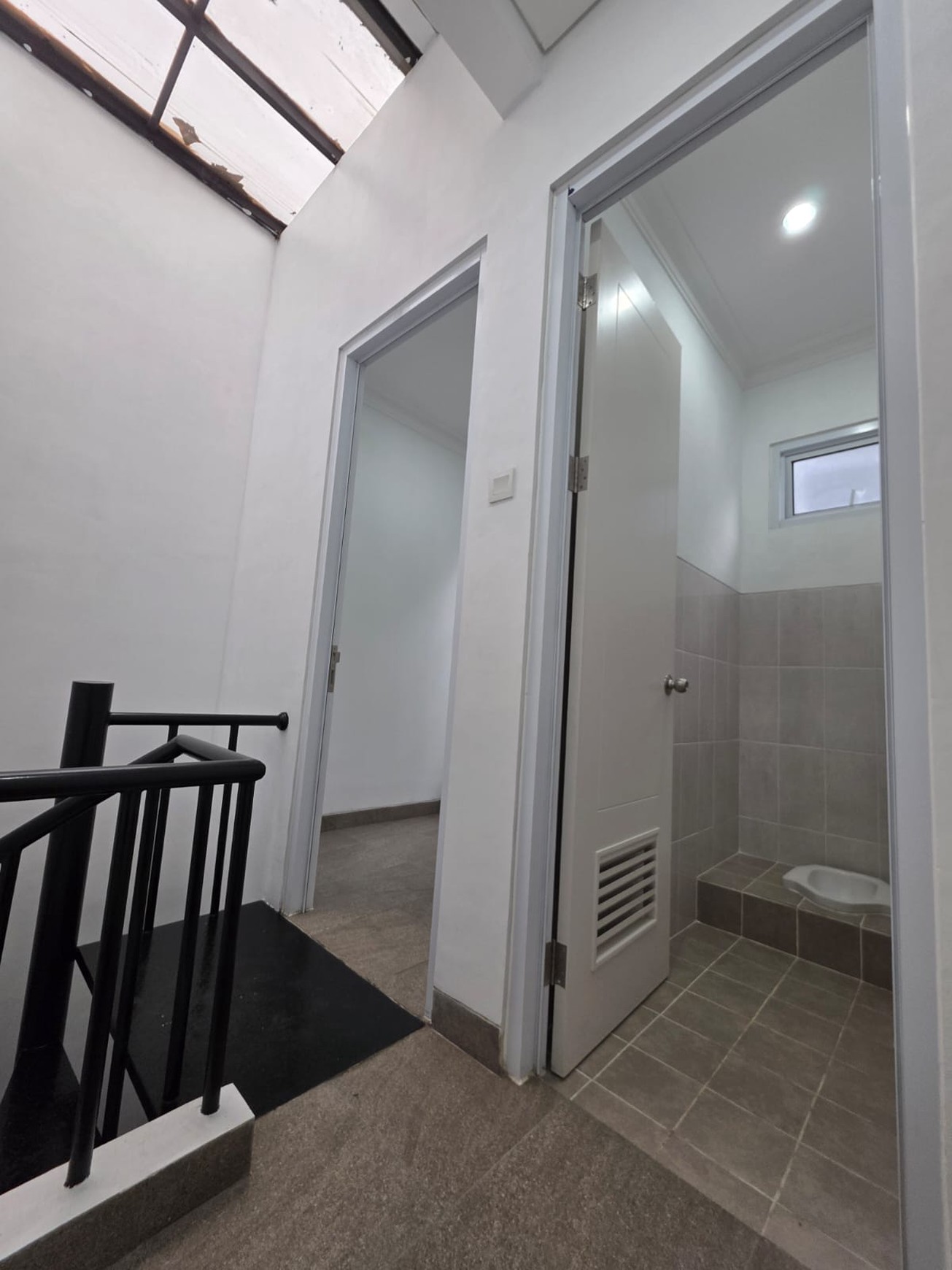 Rumah Baru Siap Huni Asri di Cluster Alicante, Jl Alicante, Serpong Tangerang Selatan