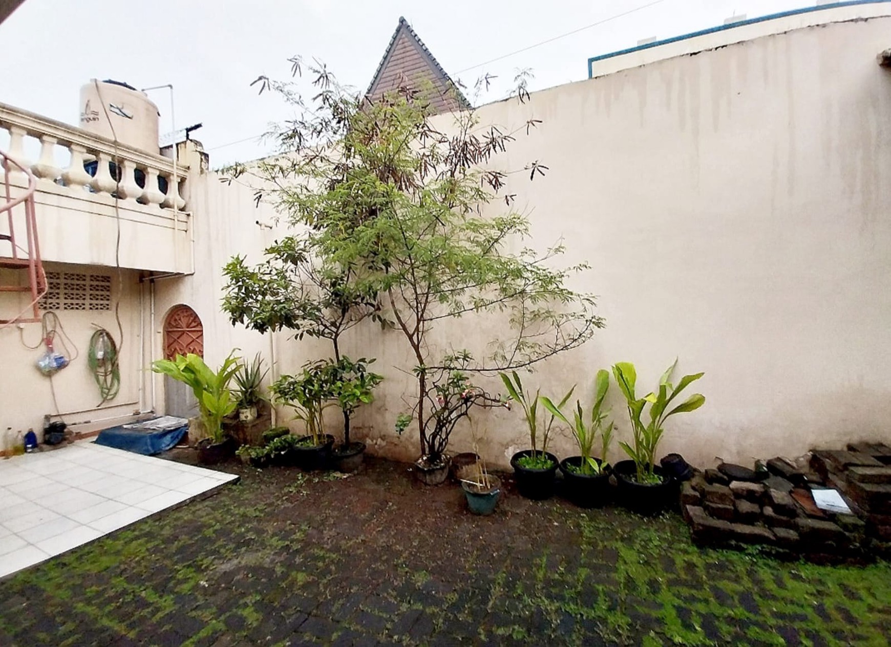 Dijual ruang usaha, strategis, Raya Teuku Umar, Karawaci, Kota Tangerang.